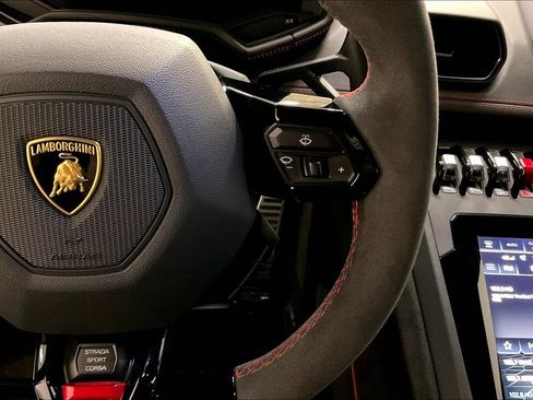 Used 2021 Lamborghini Huracan EVO RWD image 24