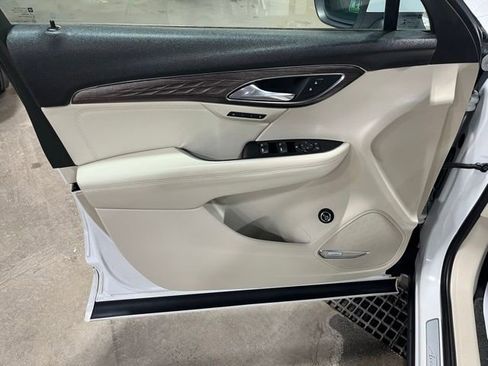 Used 2022 Buick Envision Avenir w/ Technology Package II AWD/4WD image 13