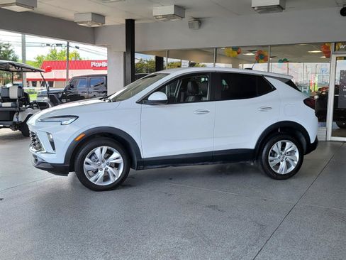 Used 2024 Buick Encore GX Preferred FWD image 6
