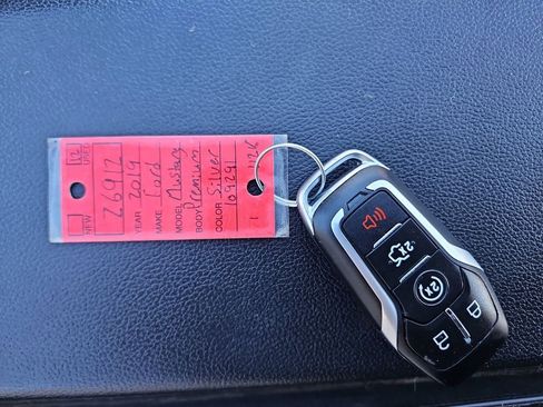 Used 2019 Ford Mustang Premium image 30