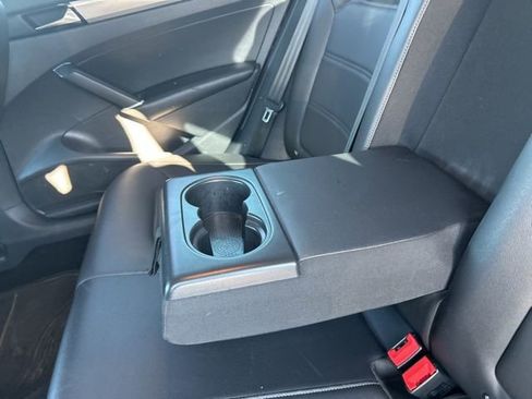 Used 2022 Volkswagen Passat 2.0T SE image 20