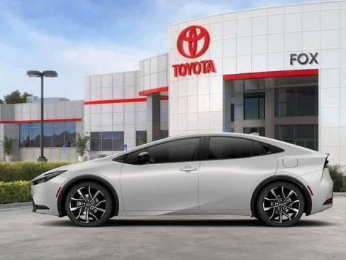 New 2026 Toyota Prius Plug-In Hybrid FWD image 4