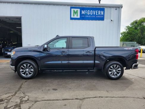 Used 2024 Chevrolet Silverado 1500 LT AWD/4WD image 2