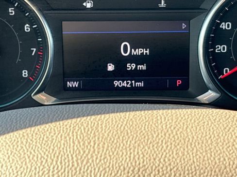 Used 2020 Chevrolet Traverse LT image 32