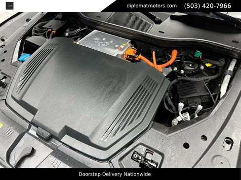 Used 2021 Audi e-tron Premium w/ Towing Package image 47