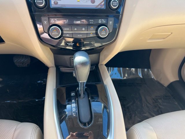 Used 2016 Nissan Rogue SL w/ SL Premium Package FWD image 37