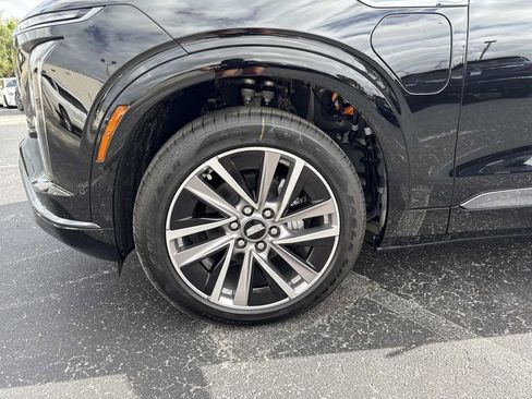 New 2026 Cadillac Vistiq Sport image 10