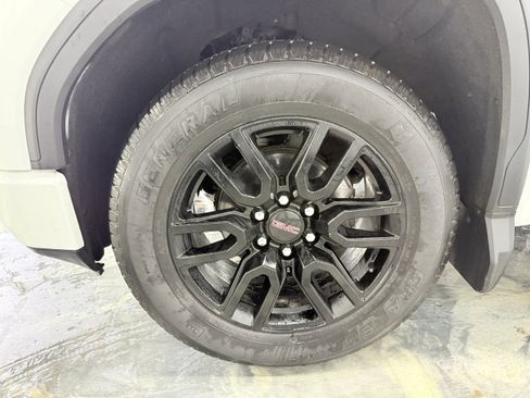 Used 2020 GMC Sierra 1500 Elevation image 26