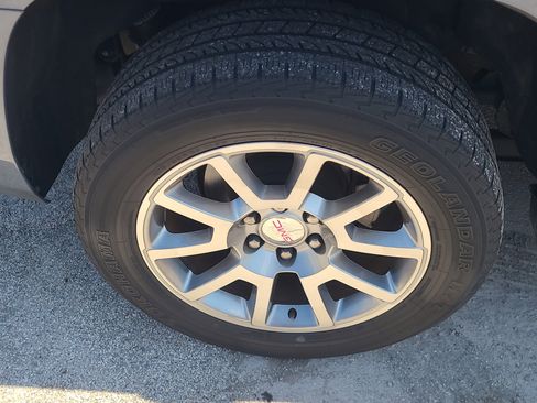 Used 2015 GMC Yukon Denali w/ Premium Package image 7