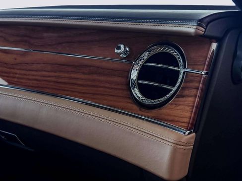 Used 2020 Bentley Continental GT V8 image 42