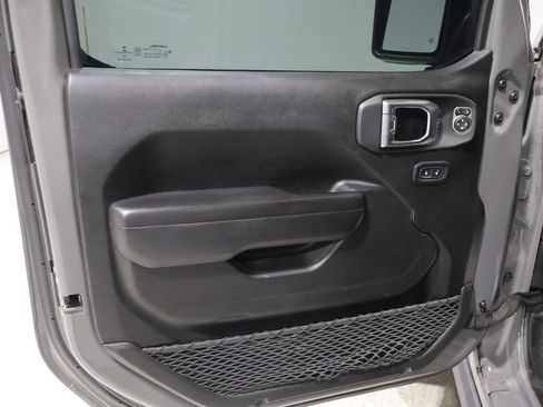 Used 2022 Jeep Gladiator Sport AWD/4WD image 13