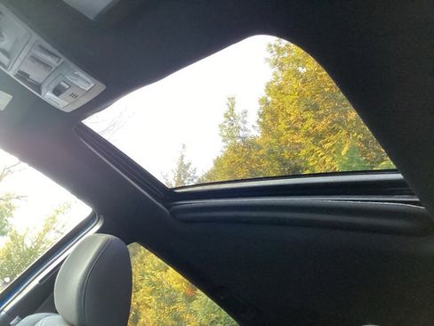 Used 2017 Toyota Tacoma TRD Off-Road image 4