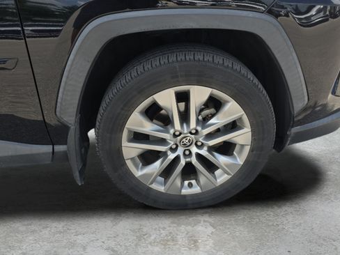 Used 2021 Toyota RAV4 XLE Premium FWD image 26