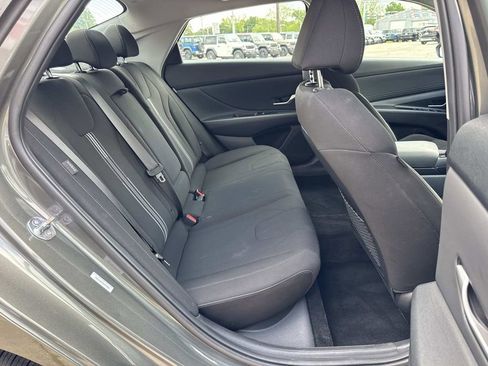 Used 2025 Hyundai Elantra SEL image 19