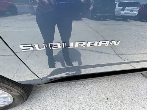 Certified 2025 Chevrolet Suburban Premier AWD/4WD image 32