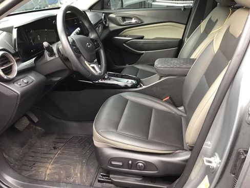 Used 2025 Chevrolet Trax ACTIV w/ Driver Confidence Package FWD image 10