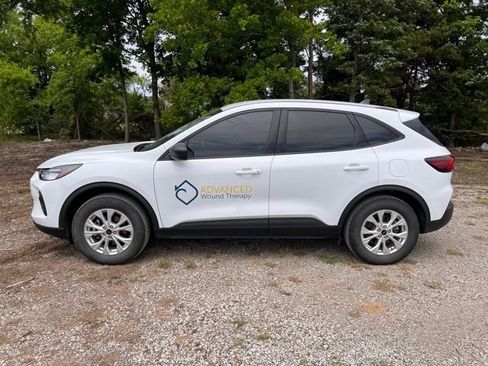 Used 2025 Ford Escape Active AWD/4WD image 4