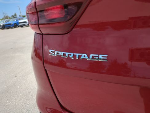 Certified 2022 Kia Sportage LX FWD image 6