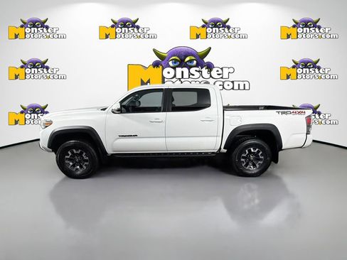 Used 2021 Toyota Tacoma TRD Sport AWD/4WD image 8