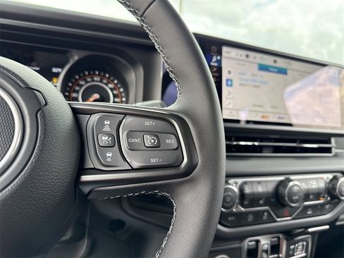 New 2025 Jeep Gladiator Mojave w/ Steel Bumper Group image 16