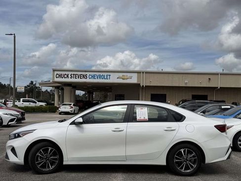 Used 2024 Kia Forte LXS image 12
