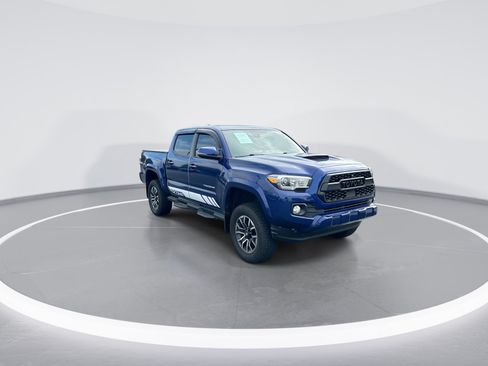 Used 2022 Toyota Tacoma TRD Sport w/ Technology Package AWD/4WD image 2