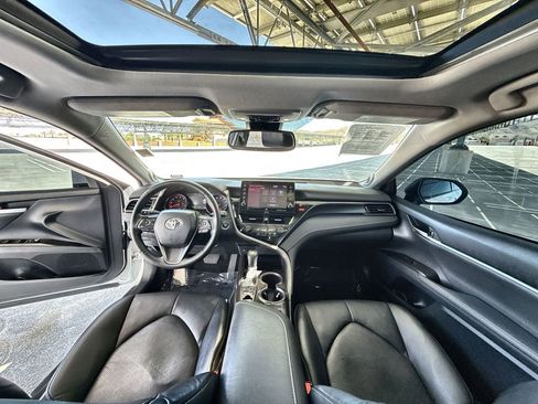 Used 2022 Toyota Camry XSE image 12