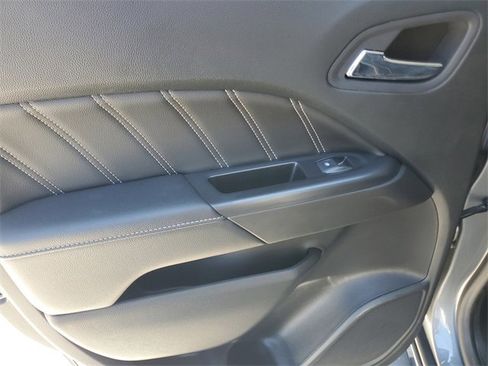 Certified 2022 GMC Canyon Denali image 12