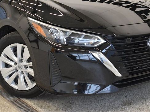 Used 2025 Nissan Sentra S image 15