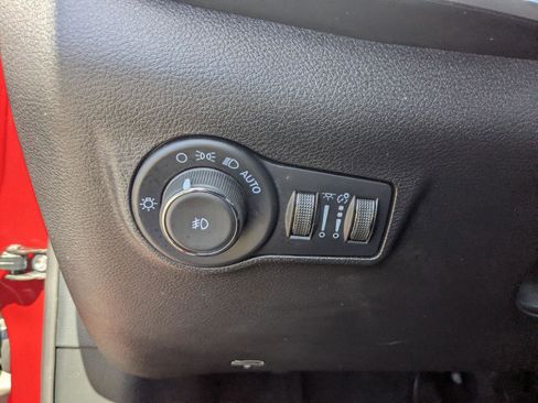 Used 2025 Jeep Compass Limited AWD/4WD image 20