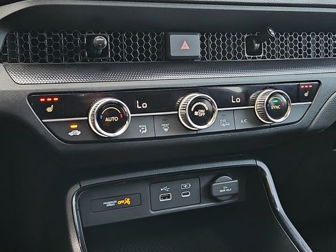 Used 2025 Honda CR-V EX image 17