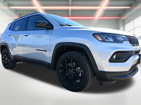 New 2026 Jeep Compass Latitude image 4
