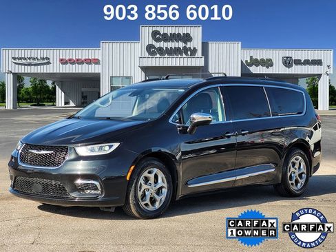 Used 2023 Chrysler Pacifica Limited image 3