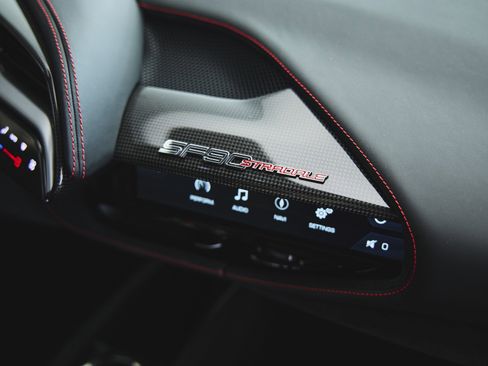 Used 2021 Ferrari SF90 Stradale image 43