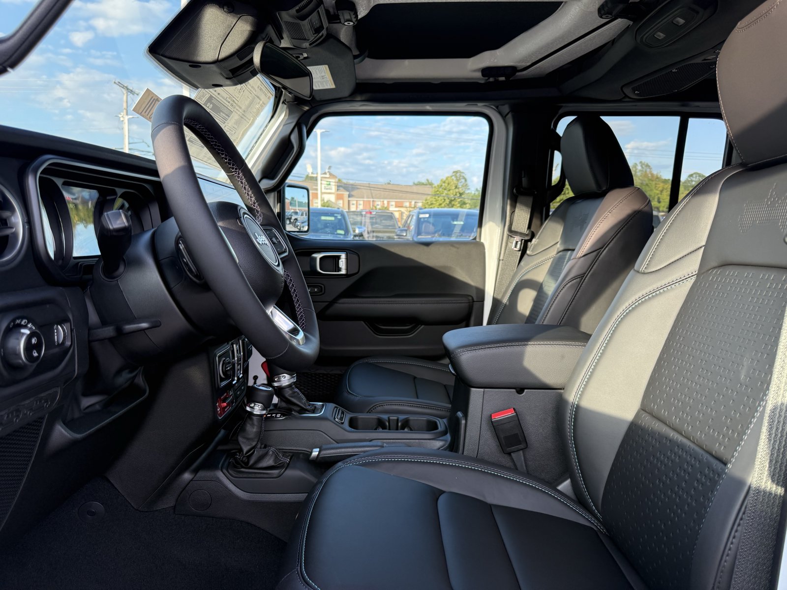 New 2026 Jeep Gladiator Sport AWD/4WD image 10