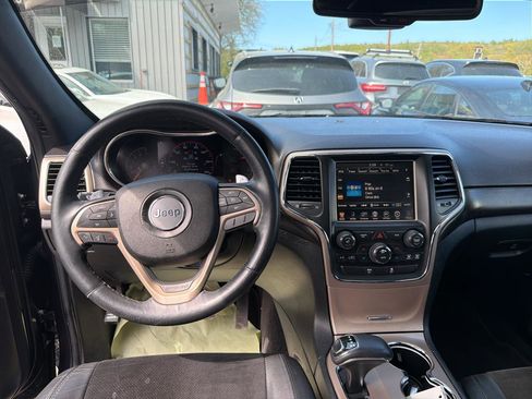 Used 2015 Jeep Grand Cherokee Altitude AWD/4WD image 23