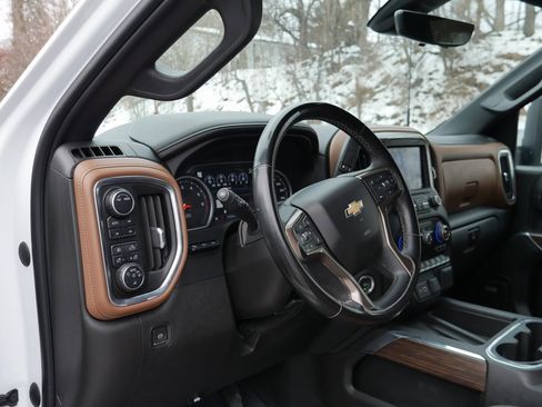 Used 2023 Chevrolet Silverado 2500 High Country w/ Technology Package image 10