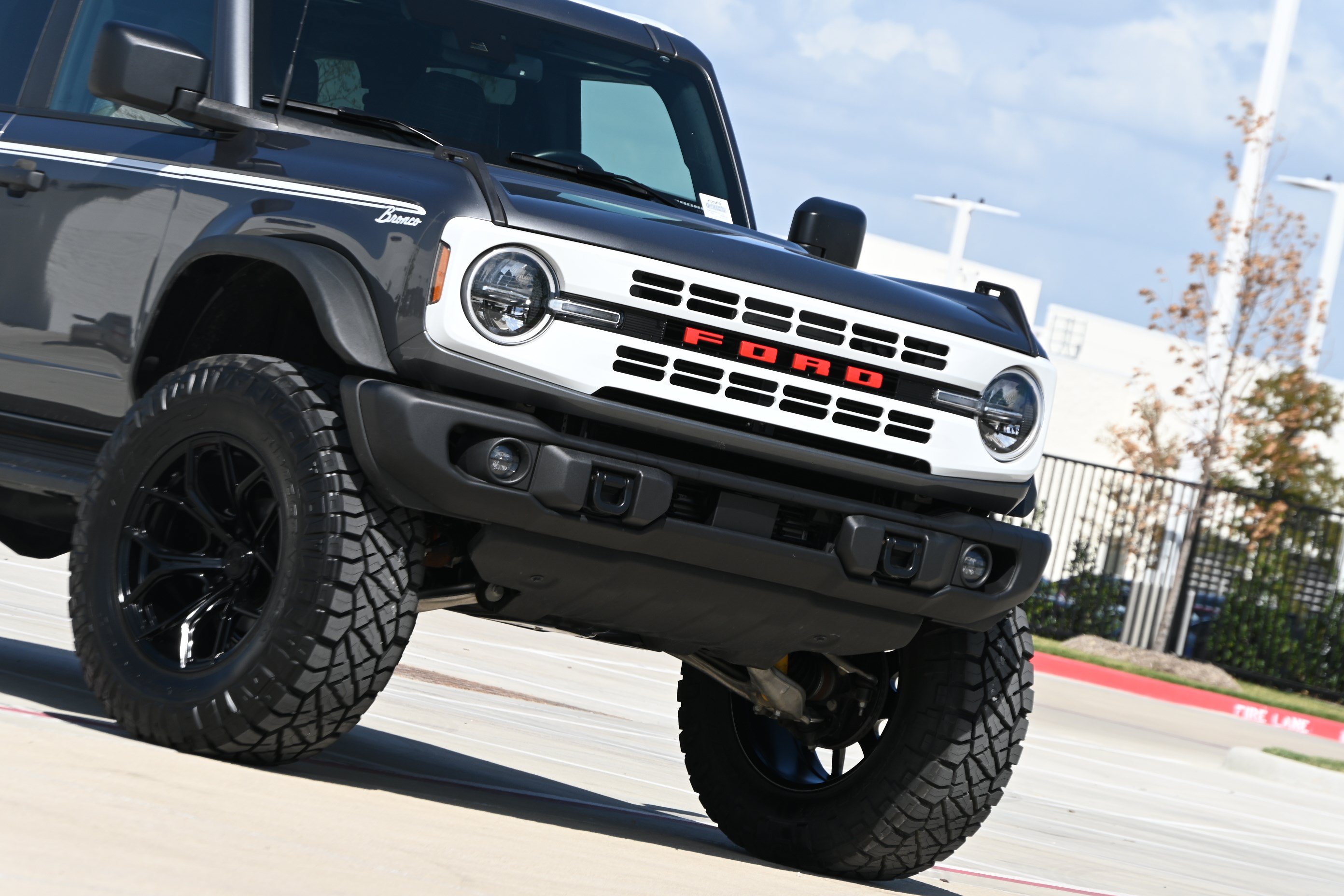 Used 2025 Ford Bronco Heritage Edition AWD/4WD image 38