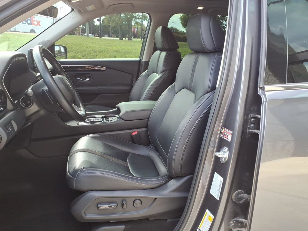 Used 2024 Honda Pilot Touring image 12