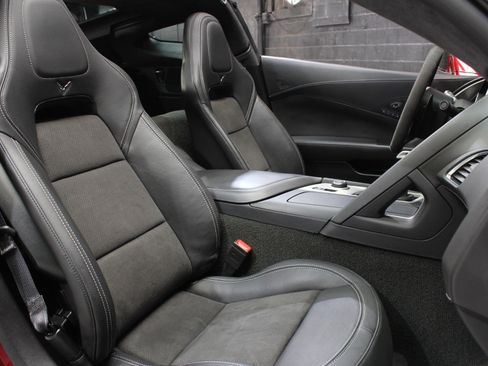 Used 2018 Chevrolet Corvette Stingray Coupe image 39