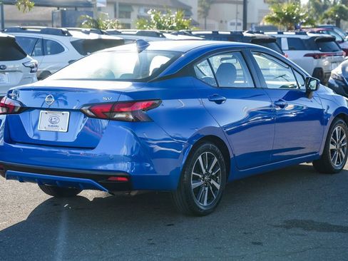 Used 2022 Nissan Versa SV image 5