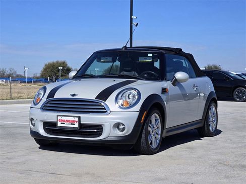 Used 2015 MINI Cooper Convertible image 2