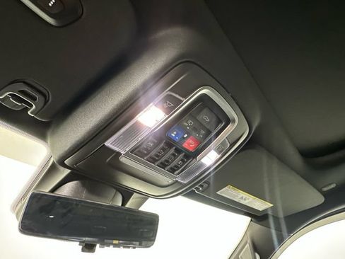 Used 2022 RAM 1500 Limited AWD/4WD image 17