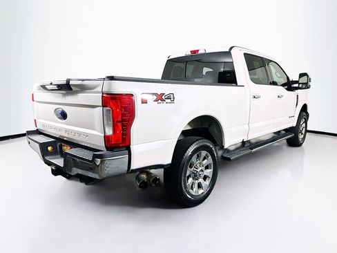 Used 2018 Ford F250 Lariat w/ Chrome Package image 9