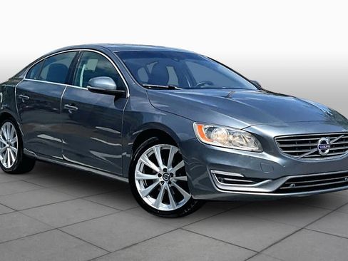 Used 2017 Volvo S60 T5 Inscription FWD image 3