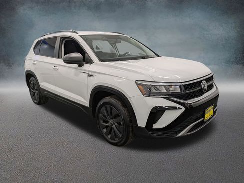 Used 2022 Volkswagen Taos S image 3