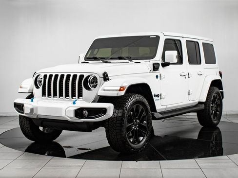 Used 2021 Jeep Wrangler Unlimited Sahara image 1