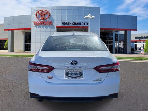 Used 2020 Toyota Camry XLE image 9
