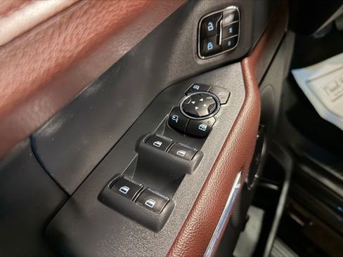 Used 2024 Ford Expedition Limited image 13