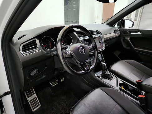 Used 2021 Volkswagen Tiguan SE R-Line FWD image 13